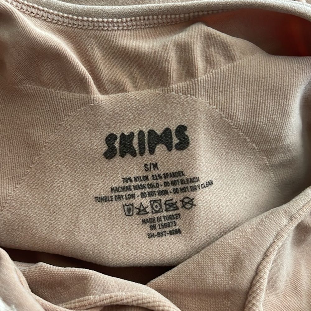 SKIMS SEAMLESS SCULPT THONG BODYSUIT - S/M - Picture 7 of 7